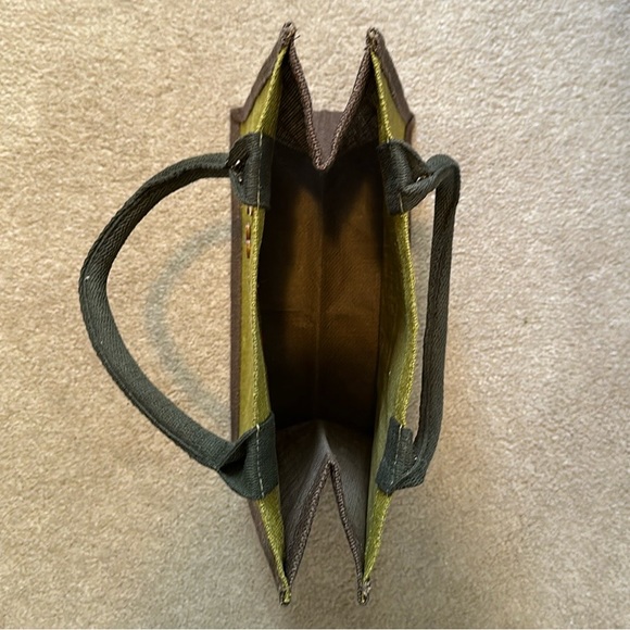 Tote bag, handmade, embellished with heart shaped buttons. - Picture 4 of 5